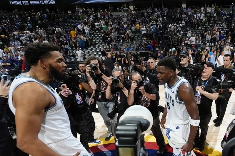 Championship Door Wide Open: Wolves Coach Says “Why Not Us?”